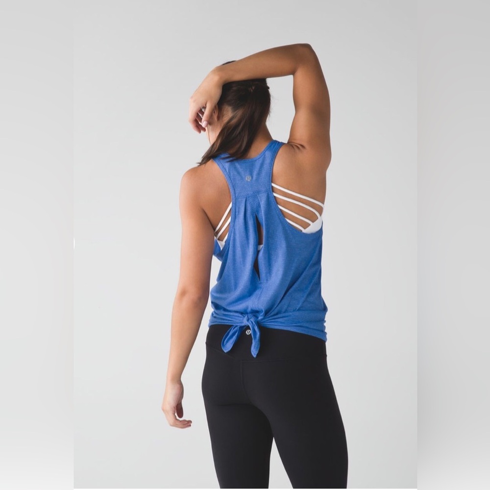 Lululemon Salute the Sun Tank, size 4-6, EUC, Blue